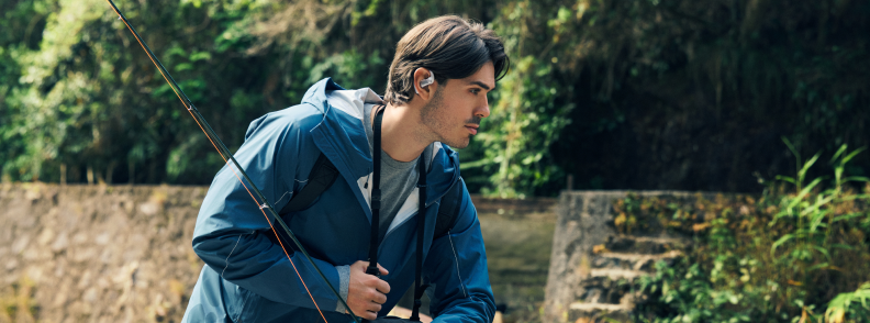 Pourquoi les voyageurs d’affaires passent aux écouteurs extra-auriculaires