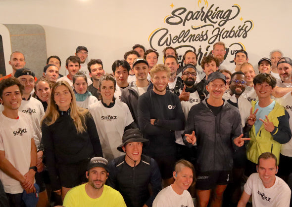 Courir avec les étoiles : une soirée inoubliable avec Shokz et Mathieu Blanchard