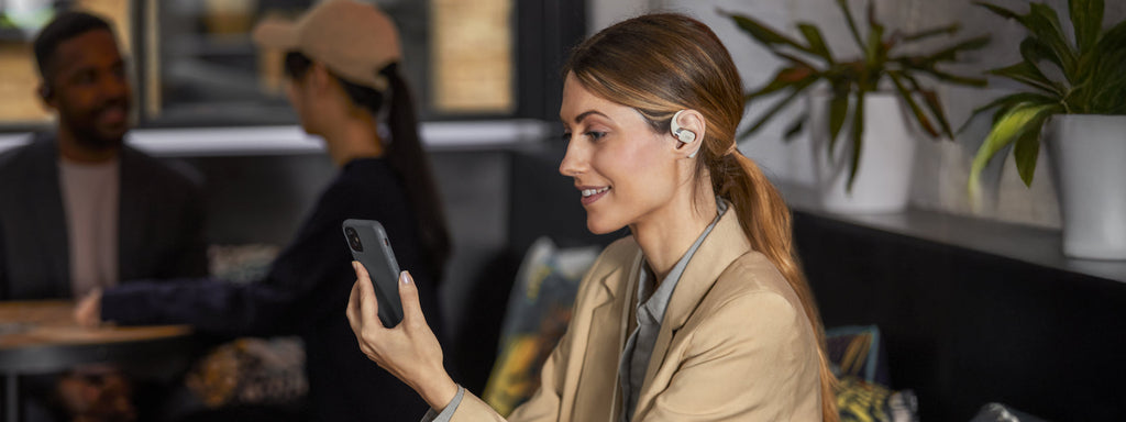Vous avez du mal à trouver les casques idéaux pour le travail ? Découvrez les meilleures options pour le bureau et le télétravail