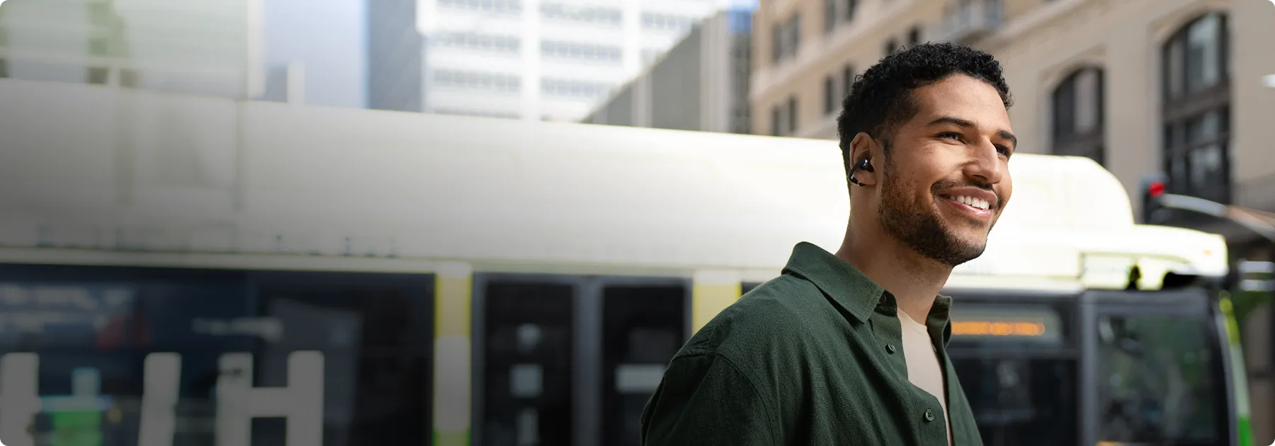 Écouteurs libres offrant aération et confort pour rester concentré au travail.